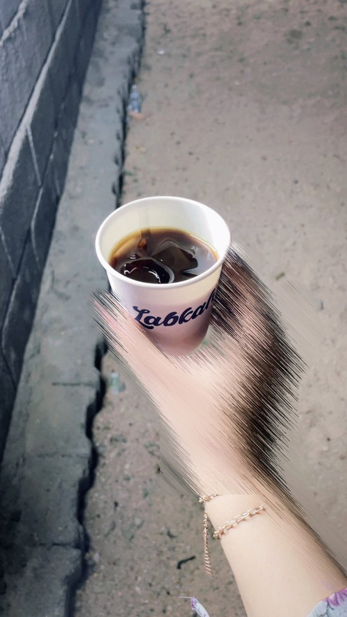 33rw2's tweet image. احاول انسى اي شي يذكرني بالنصر بس للأسف ذولي اهلي ☹️