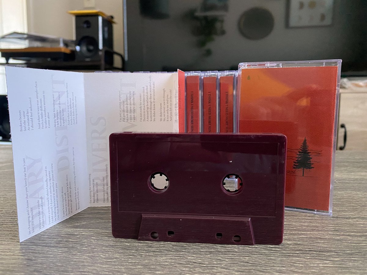 weretryingrec's tweet photo. I Think I Need More Cassettes 👀

@ITINMS_mi's 'Beauty Will Fade' is now available on maroon cassettes with a 2-panel j-card and lyrics on the inside ❤️‍🔥

Grab a copy now ⬇️⬇️

https://t.co/l5FUaN3ZAU https://t.co/WHxOqkIHQN
