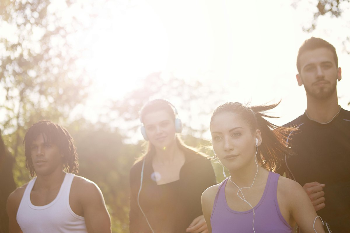 VafieSanno97933's tweet image. Group running is important for good health! 🏃‍♀️🏃‍♂️💪 Stay motivated and active with gear from foreveractiveco.com 🔥
#ForeverActiveCo #GroupRunning #Fitness #HealthyLife