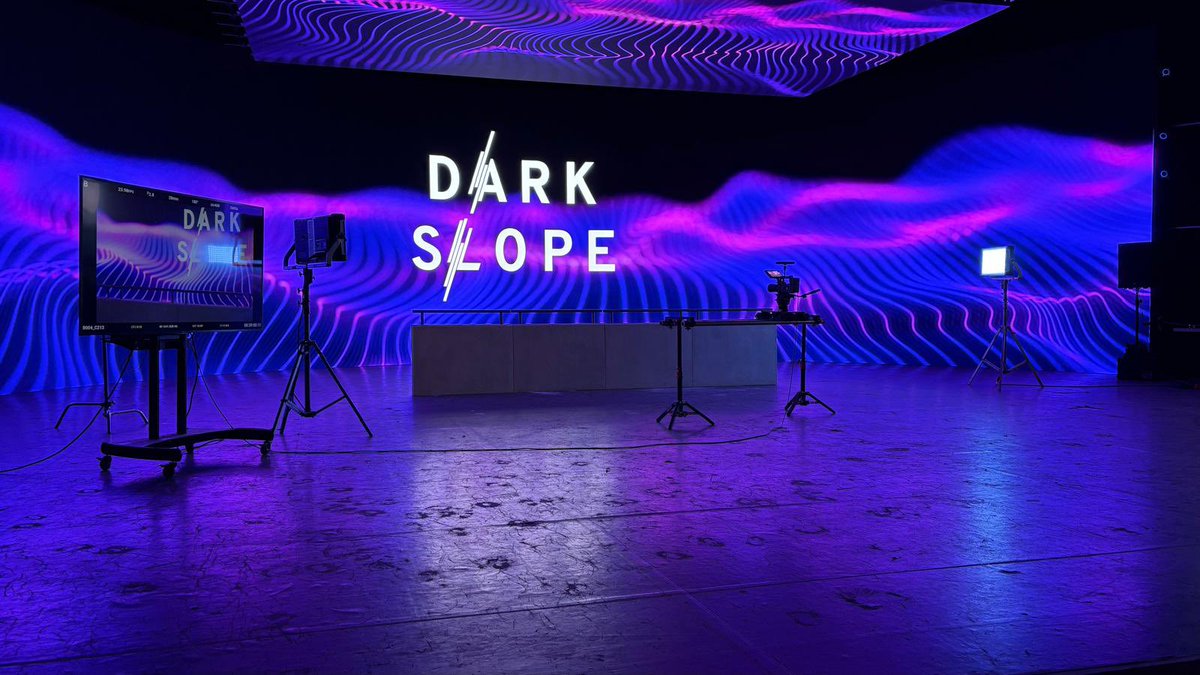 Canada has the potential to be a global leader in culture and storytelling. Glad to join Minister <a href="/MarcMillerVM/">Marc Miller ᐅᑭᒫᐃᐧᐅᓃᐸᐄᐧᐤᐃᔨᐣ Mikotsikaa</a> for a tour of Dark Slope Studios in Scarborough to see how they helped produce Heated Rivalry, and how this Canadian studio is at the forefront of new technologies used