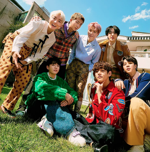 AboutMusicYT's tweet image. BTS has generated over 1.8 MILLION posts on Twitter following their world tour announcement.