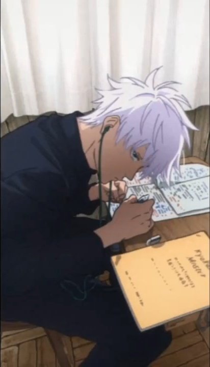 jurassicgojo's tweet image. o suguru estudando com um caderno pasta fichario sei lá bem bonitinho arrumadinho e o satoru só com umas folha véa solta