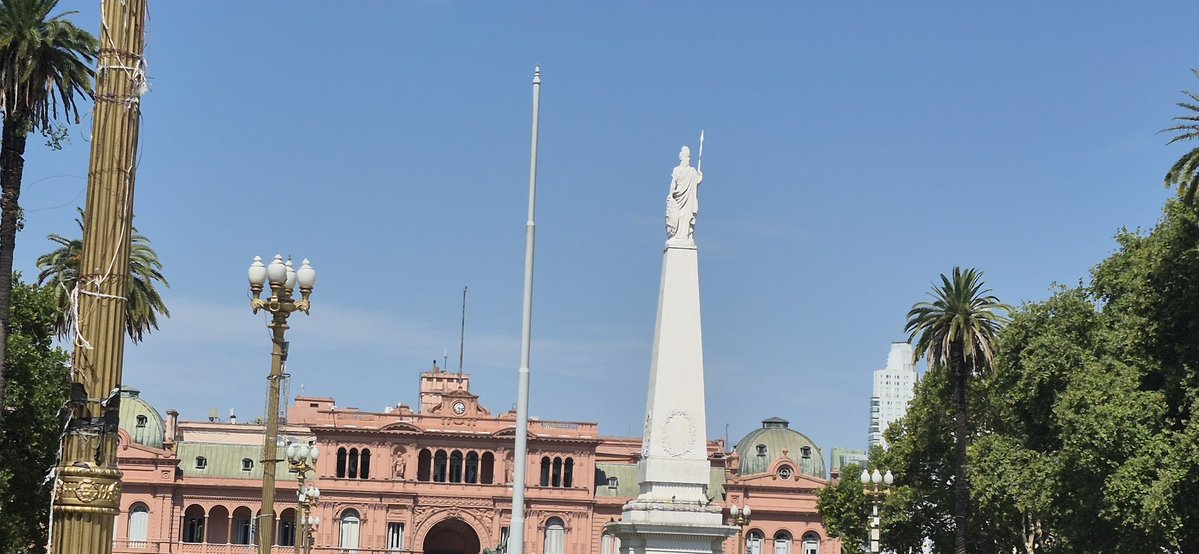 FabianWaldman's tweet image. Todo sigue igual.
Quizás alguien se pueda acercar a ofrecer sus servicios para resolver la situación y que vuelvan a flamear las banderas.