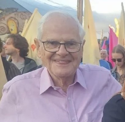 Tá cara mór de chuid an Saol Ó Dheas imithe ar shlí na fírinne, sin é Seán Ó Sé, nó an Pocar mar a tugtaí go ceanúil air, fear ná fuil áireamh ar a thréithe mar dhuine lách, uasal, íseal, ná mar amhránaí oilte, proifisiúnta, a thug taitneamh d'óg is aosta i gcian is i gcóngar.