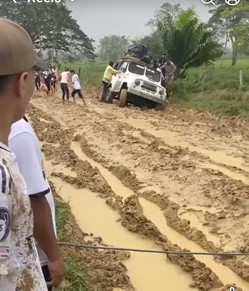 PLArboletes's tweet image. El estado de nuestras vías rurales e intermunicipales están en estado muy crítico.
A nuestros productores definitivamente les toca muy duro.
@Fedegan 
@jflafaurie 
@PLArboletes 
@plchigorodoura1 
#BienestarAnimal 
#ganaderiaSostenible