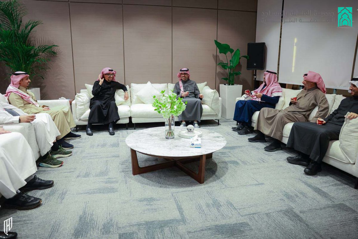 masajidsharqia's tweet image. جمعية العناية بالمساجد في زيارة مجتمعية لنادي القادسية .. 

تشرفت جمعية العناية بالمساجد بالمنطقة الشرقية بزيارة نادي القادسية السعودي، الشريك الاستراتيجي للجمعية، وذلك في إطار تعزيز الشراكات المجتمعية.

ومثّل الجمعية خلال الزيارة رئيس مجلس الإدارة الأستاذ عبد الرحمن بن سليمان…