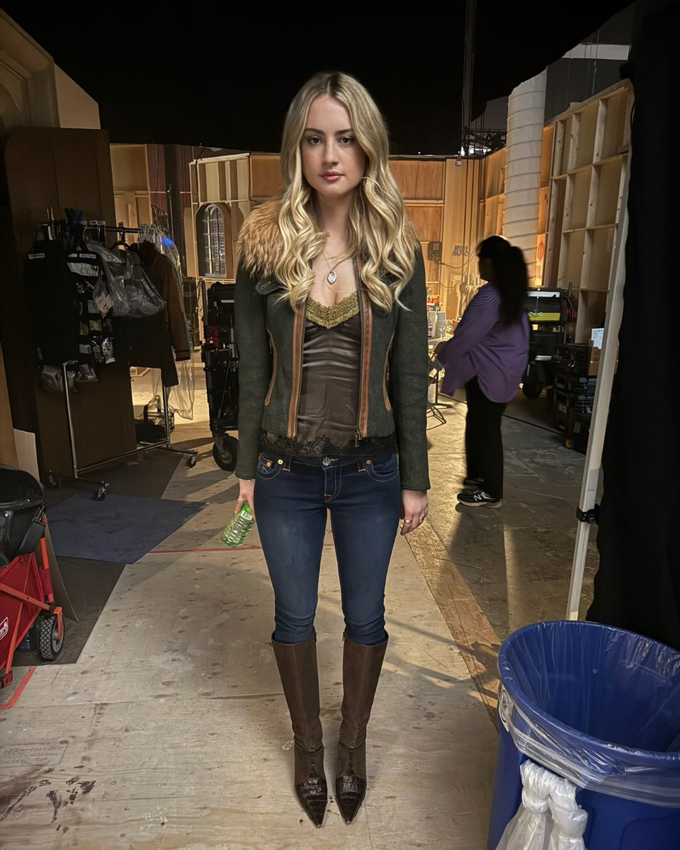 GVPNation's tweet image. Grace Van Patten fittings as Lucy Albright for this season 3 of #tellmelies shared by our amazing costume designer Charlotte Svenson 💕