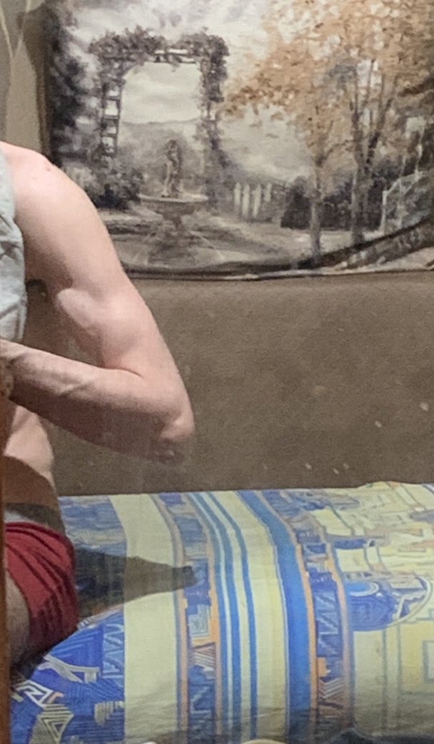 AgentPatch_'s tweet image. Just change my shirt 👀
#gay