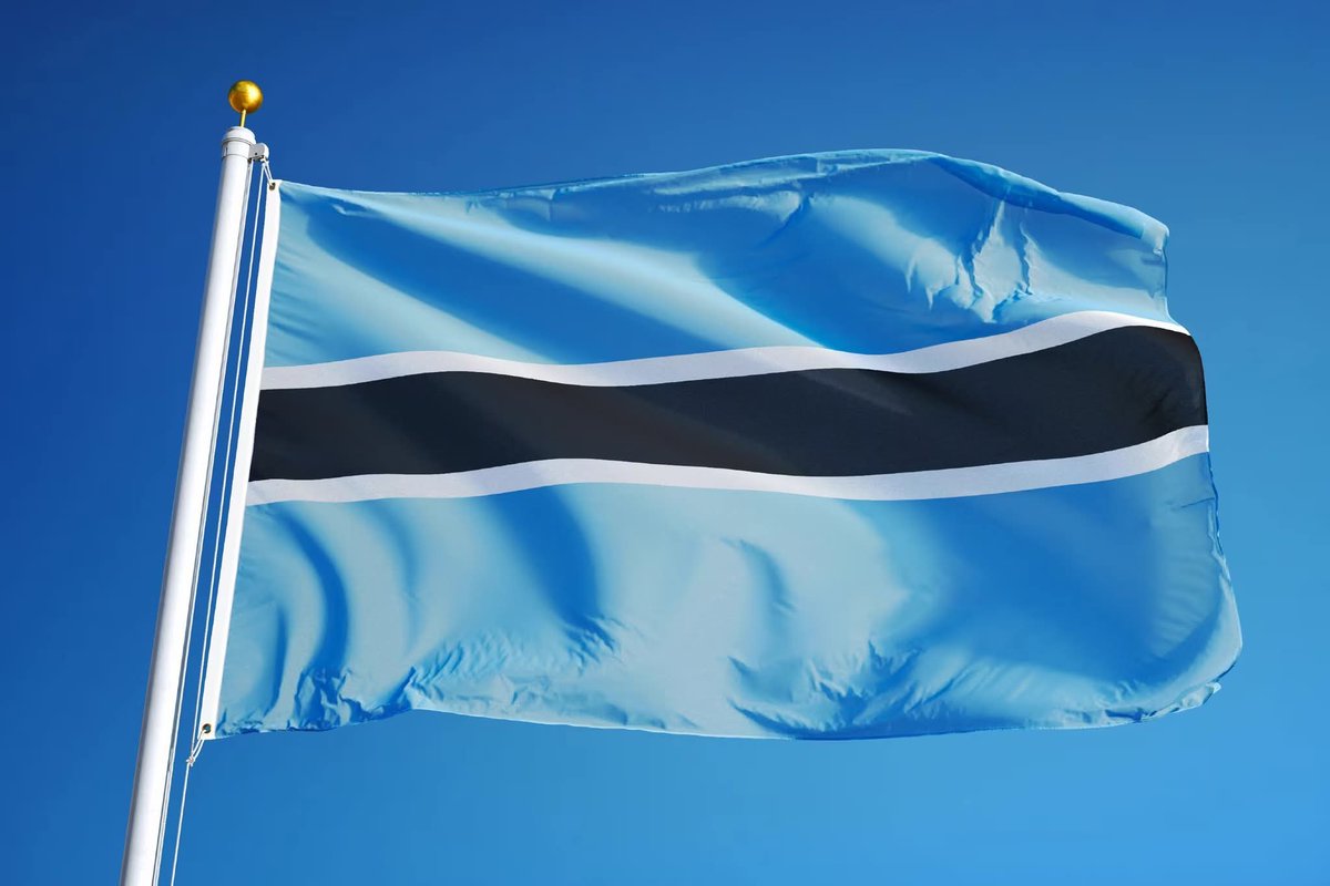 Guys, please allow me to be excited for this moment of sporting history unfolding for Botswana✨ 16 year old Ntungamili Raguin is in Melbourne for the Australian open Junior qualifiers🙌💯 Never had a player in this grand slam. Go Ntunga🌟♥️So inspiring!!🇧🇼
#TeamBotswana
#Tennis