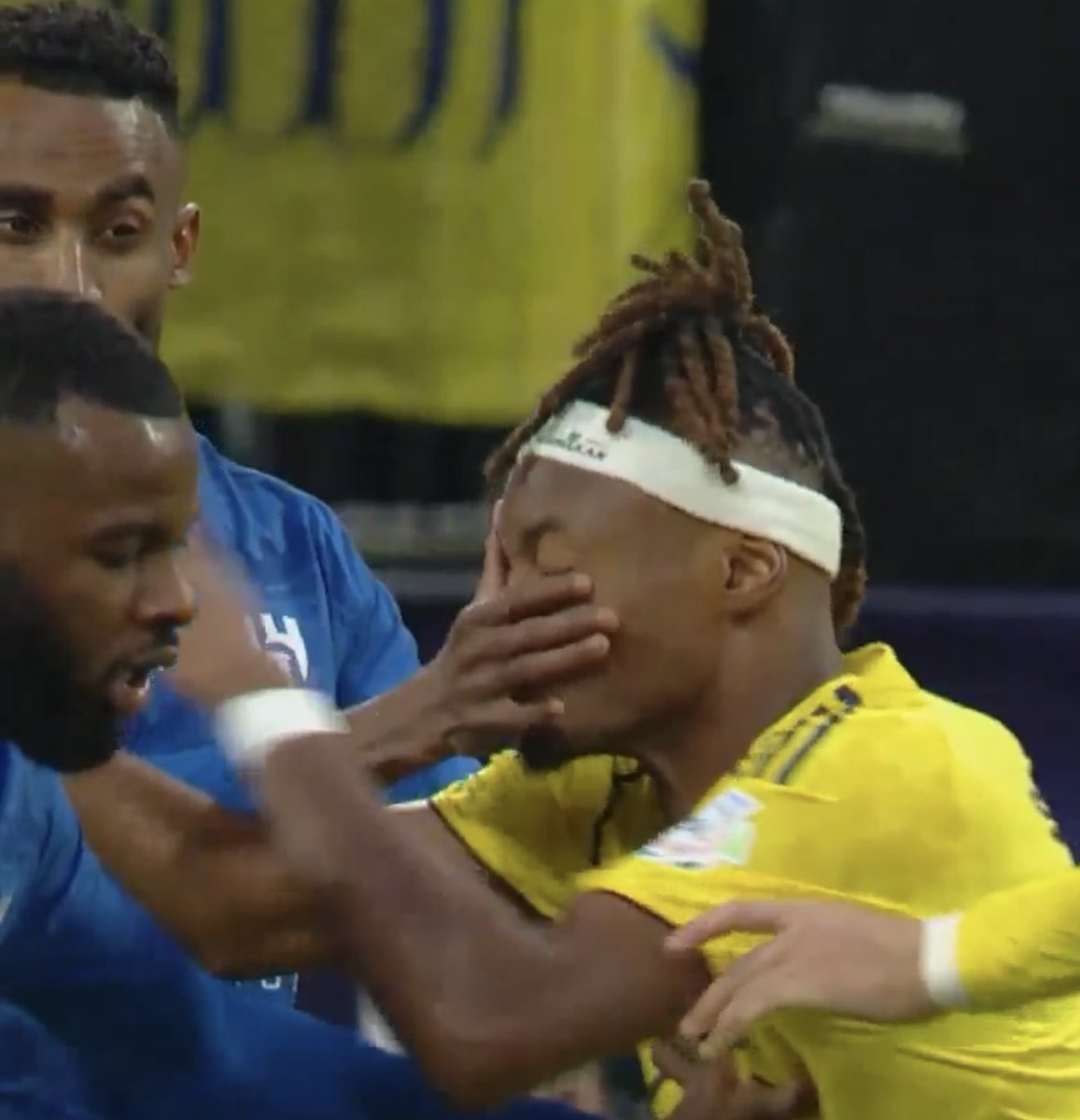 #النصر_الهلال 

لا توقف غردوا فيها كل ساعة واجعلوها الأعلى تداول بالعالم اجعلوا كل سكان كوكب الأرض يعرفون كيف يحقق الهلال البطولات بأخطاء الحكام

Keep tweeting about it every hour and make it the most trending topic in the world... Let everyone on Earth know how Al-Hilal wins