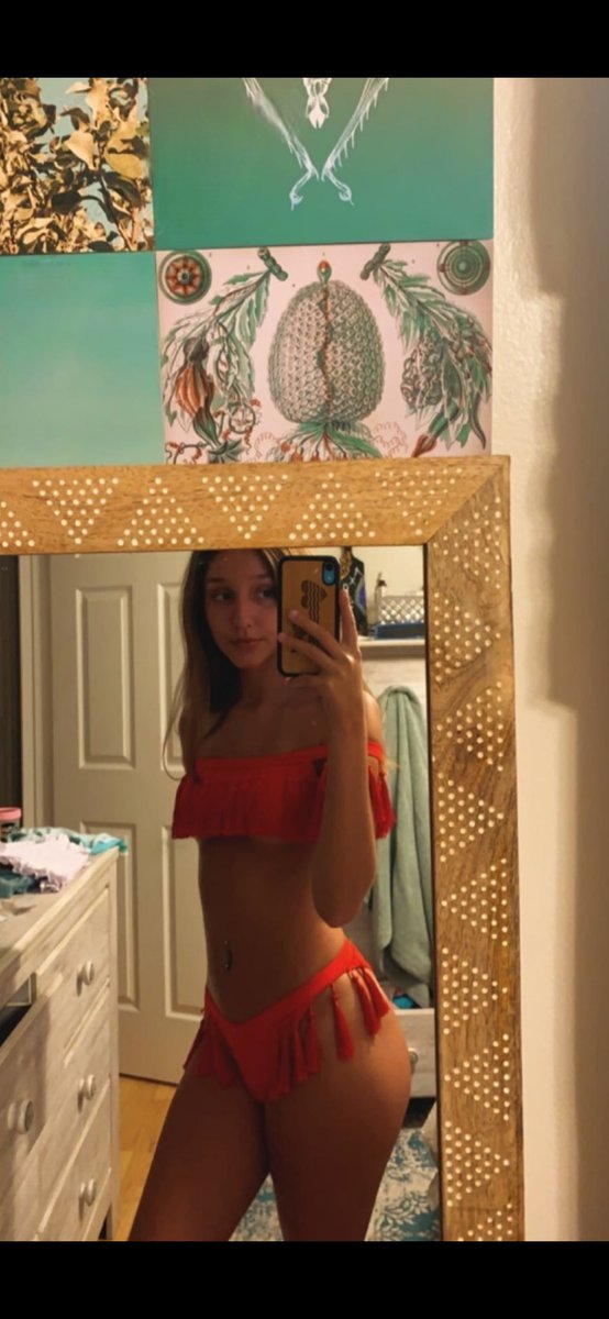mayalutmann's tweet photo. Tried this on and couldn’t stop taking pics ❤️‍🔥 #NSFW #fitcheck #mirrorpic https://t.co/sfJSd8ovAW