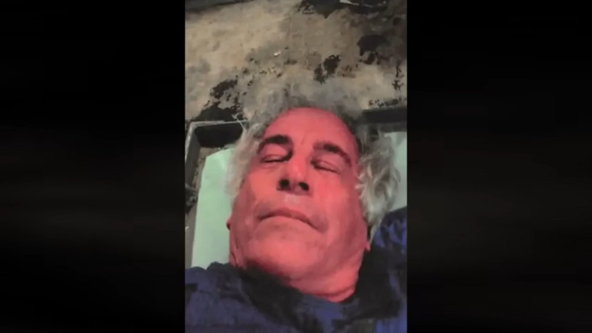 SNEAKO ANNIHILATES DAN BONGINO FED CRASHOUT youtu.be/D-1uHPtLrsw?si… via <a href="/YouTube/">YouTube</a> <a href="/FBIDDBongino/">Dan Bongino</a> Weak saucegino