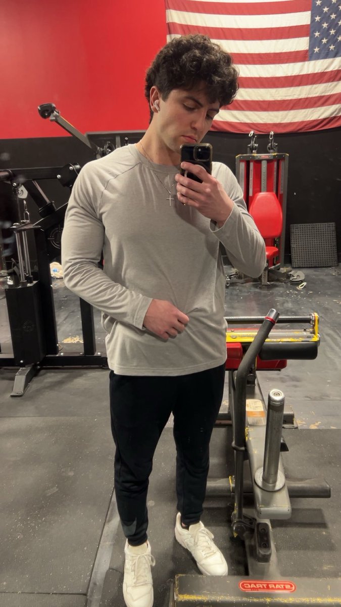 RealMasterDrake's tweet image. Rent is due. Haircut was $50.