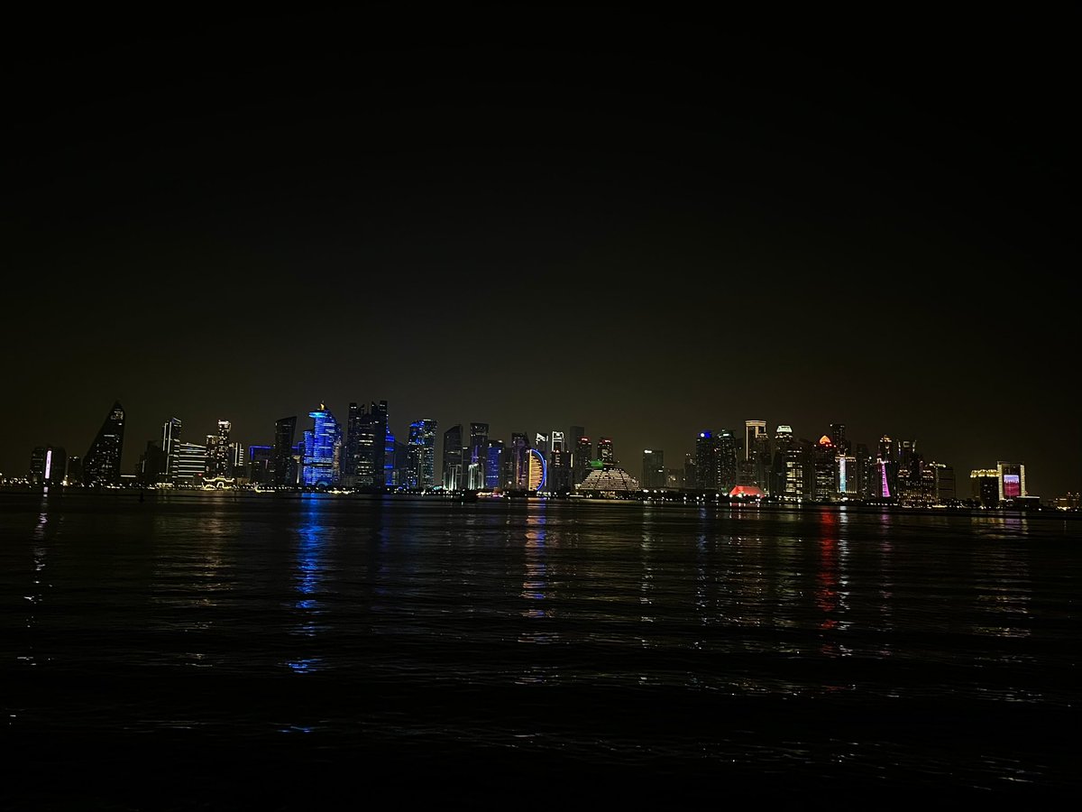 ومن كثر ما أحبك أنا 
حبيت كل شيء في قطر