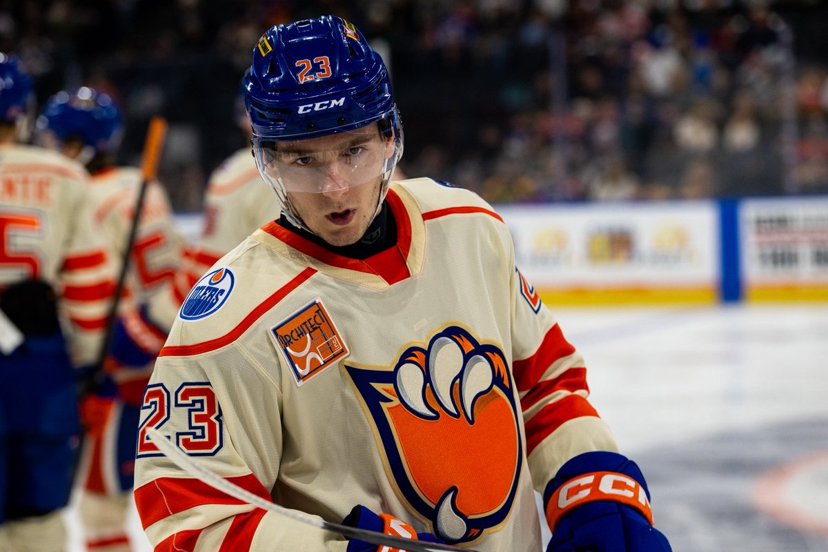 CondorsHolty's tweet image. In addition to the #LetsGoOilers being 5-0 in creams, the Condors are also 4-0-2 in creams this season. #Condorstown