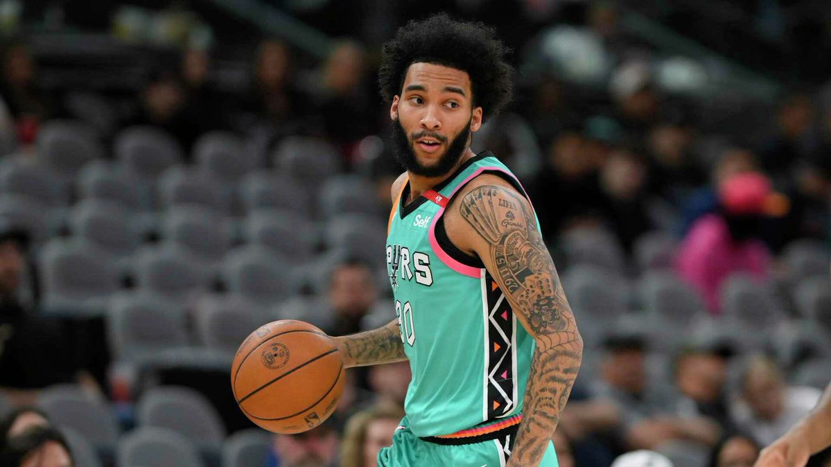 Baloneslocks's tweet image. JAN 13TH NBA PLAY #3🏀

✅JULIAN CHAMPAGNIE O 19PR✅
#PorVida 

STATS -&amp;gt; @PropsEdge 

WRITEUP BELOW👀

-More in 6/7 games without Vassell only missing vs
IND where he shot 2/13 from the floor

-Matchup here vs OKC who have been allowing a bunch of corner and spot up points as…