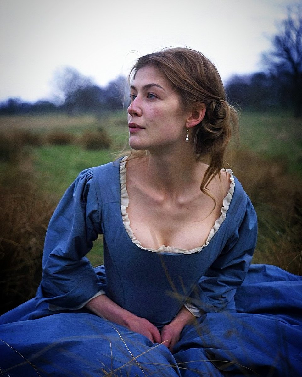 cinevow's tweet image. Rosamund Pike, 2004