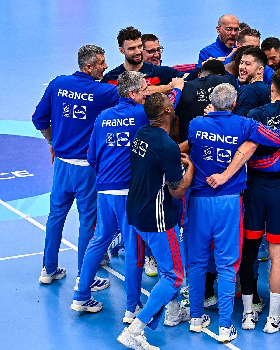 Nedim_Remili's tweet photo. Ce n’est jamais simple de renoncer à une compétition comme l’Euro.
Ne pas pouvoir défendre ces couleurs à l’Euro fait mal mais j’ai une confiance entière en ce groupe, Full support aux gars. Go get it boys 🇫🇷🤍 https://t.co/xuMk2oz6W5