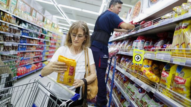 La inflación de diciembre fue de 2,8 % y de 31,5% en 2025
El dato anual es el más bajo en ocho años