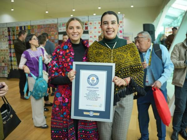 🏛️ GOBIERNO | Puebla Puebla contribuye al Récord Guinness de bordados más grande del mundo dlvr.it/TQKbXN 🔗 #Puebla #RécordGuinness #Bordados #Artesanía #Hueyapan