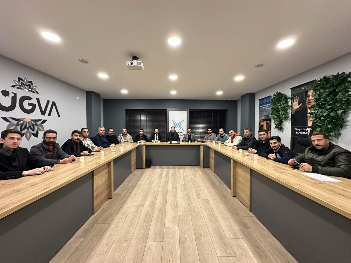 Haftalık olağan yönetim kurulu toplantımızı gerçekleştirdik.
Yeni döneme “Bismillah” dediğimiz bu günlerde;
heyecanı yüksek, hedefi büyük yeni projelerimizi istişare ettik.

Sürpriz konuklar,
Ödüllü yarışmalar ve güçlü çalışmalarla yolumuza kararlılıkla devam ediyoruz.
<a href="/tugvavan/">TÜGVA VAN</a>