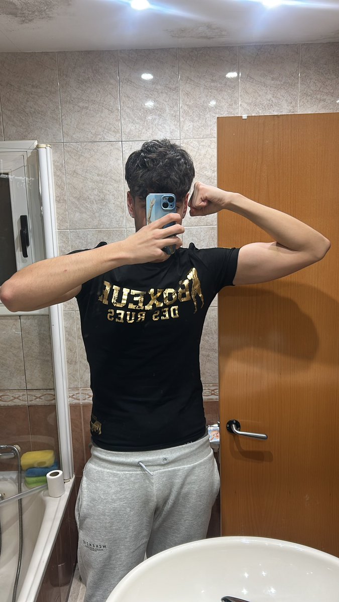 AlphaaAxeel's tweet photo. tributad a vuestro alpha favorito https://t.co/8WUkgU7cQt
