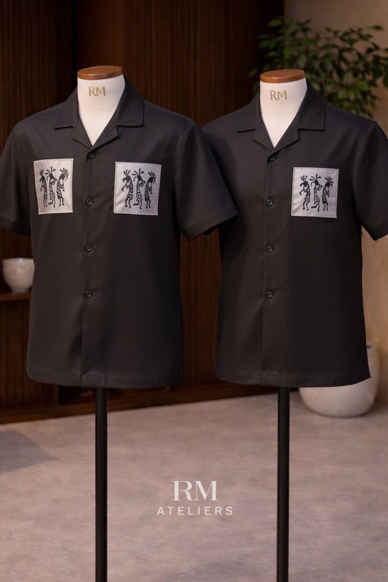 rm_atelier_'s tweet photo. Upon a customer’s request for this piece from a designer, we curated this as MONOGRAMMED VINTAGE. 

Available in more colors, also in SINGLE POCKET DESIGN &amp; DOUBLE POCKET DESIGN.

RM MONOGRAMMED VINTAGE
•Double Pocket: ₦32,000
•Single Pocket: ₦28,000 https://t.co/Hli31hB4q5