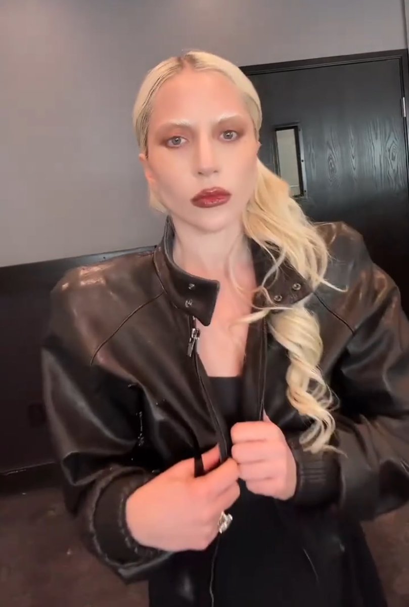 gagasourcelgs's tweet image. GAGA 🕶️