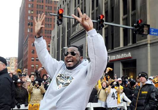 CEtalks's tweet photo. Mike Tomlin forever a Steelers legend we love you always #HereWeGo https://t.co/6sk37ttFsC