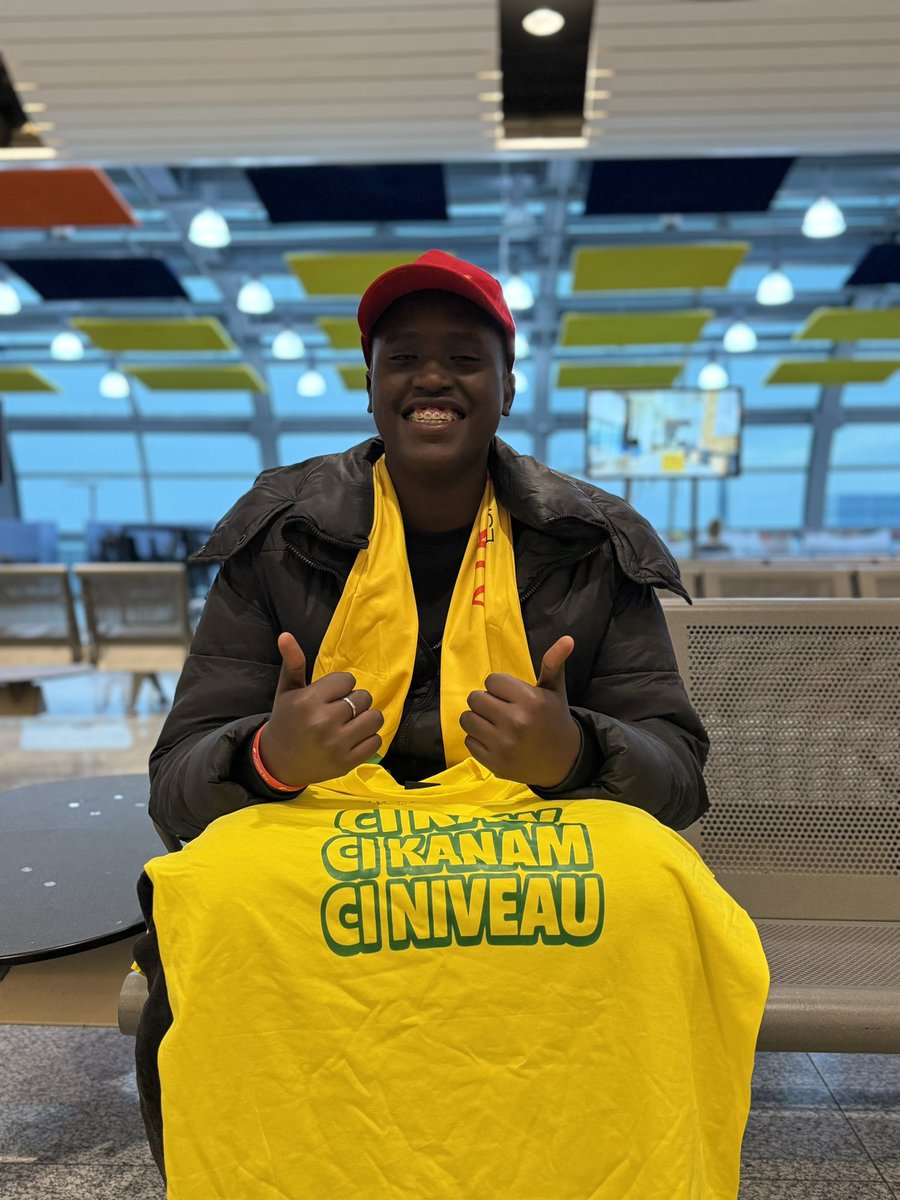 FlyAirSenegal's tweet photo. Saliou Ndiaye, notre 13e gaïndé et fervent supporter des lions du Sénégal est parmi nous!​ 🥳 https://t.co/Aexal6jdXp