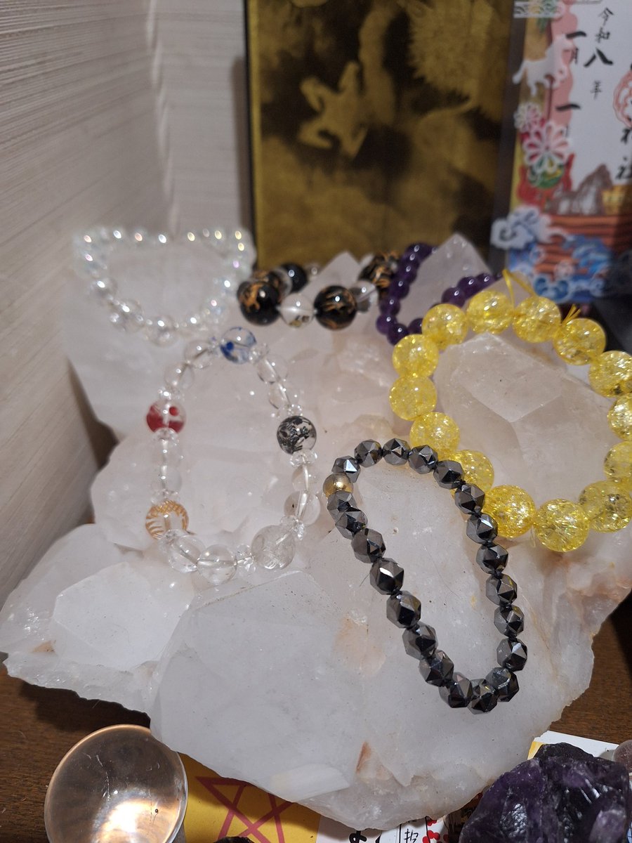 ktef6571's tweet photo. 隕石以外に身に付けてる石達のフル浄化完了本日も宜しく😎✨#パワーストーン💎#浄化✨ https://t.co/kGJhKqQghi