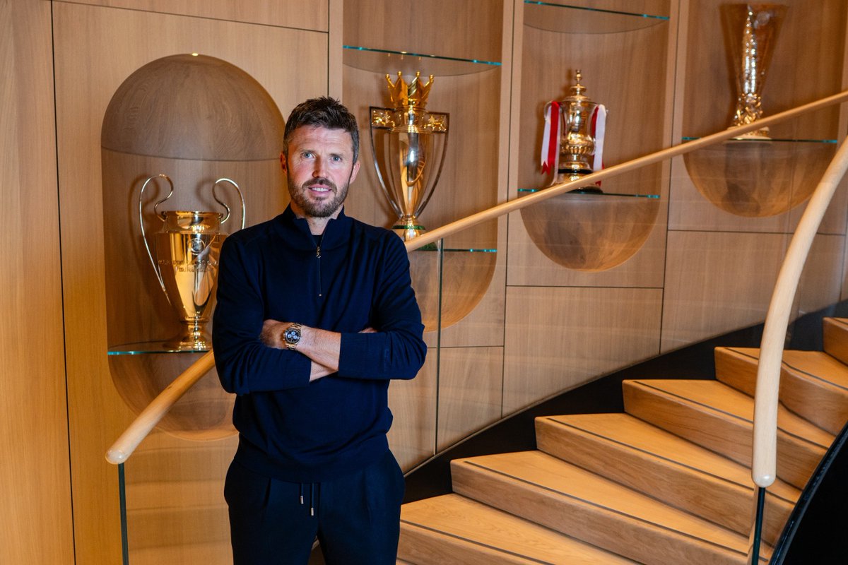 FabrizioRomano's tweet image. 🚨 OFFICIAL: Michael Carrick returns to Manchester United as new caretaker manager until June.

Steve Holland, Jonathan Woodgate, Jonny Evans and Travis Binnion all form part of Carrick's backroom staff.

Darren Fletcher chose to return to the Under-18.