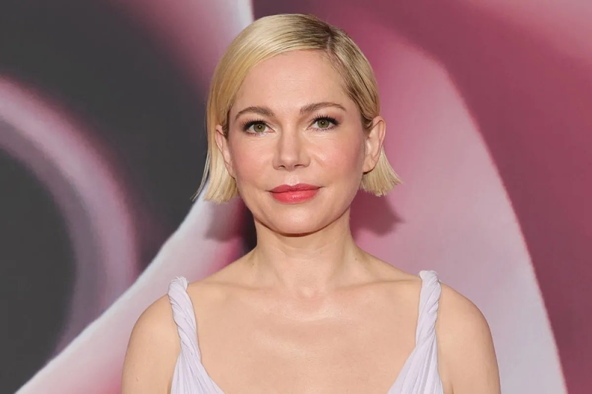 PPatchwork's tweet image. Le prochain film de Damien Chazelle commence à avoir un très joli casting. 

Après Daniel Craig et Cillian Murphy, on apprend aujourd'hui que Michelle Williams sera aussi dans la distribution.