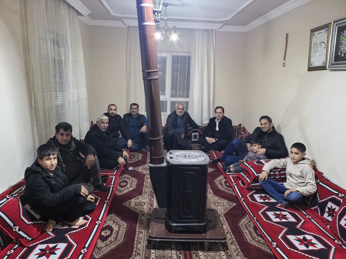📍 Kırsal Gölcük Mahallesi Hane Ziyareti

İlçe Başkanımız Selahaddin Eyyüb Toprak, yönetim kurulu üyelerimiz ve Gençlik Kolları Başkanımız Mehmet Süzen ile birlikte 

Gölcük Mahallemizde ikamet eden Emin Çevik Bey’i ziyaret ettiler.

Gerçekleştirilen ziyarette hemşehrimizin sorun