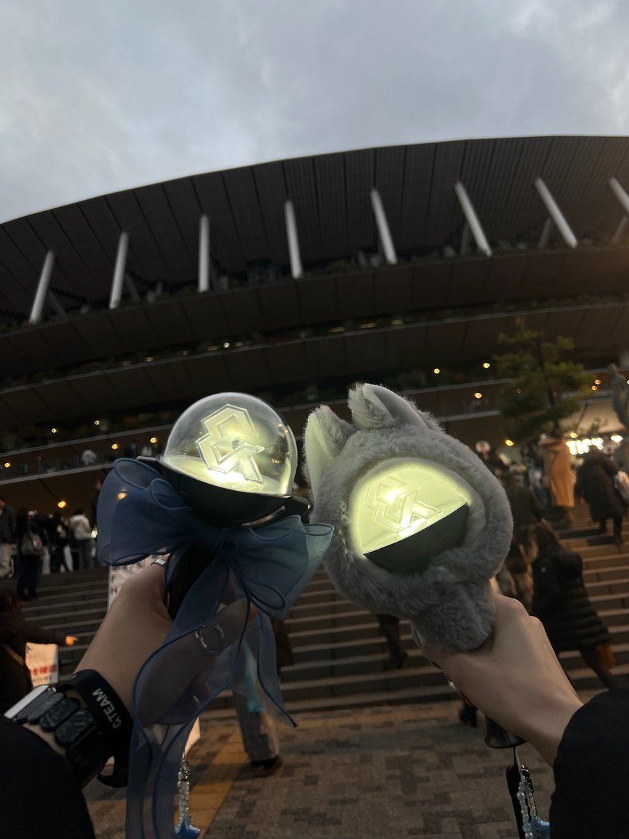 lilli ⁺¹ 🍧🫧 on fire tweet media