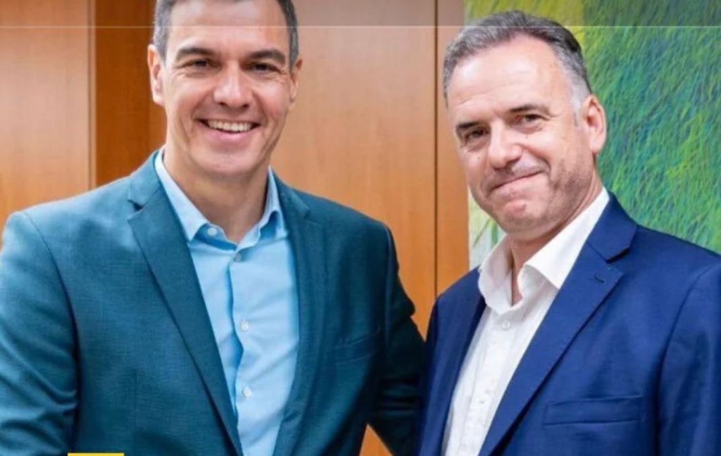 Que creen Uds q fué a hacer el Yama a España al verse con Sanchez, la cabeza q repartía los narco dolares de Maduro a nivel internacional ?

A- Solo se vieron para tomar vino Ribera del Duero 

B- Sanchez le dió al salame una valija con narco dolares 

Ud opine