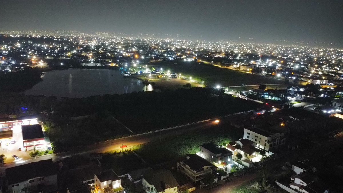 idunbcarter's tweet photo. Midnight at the Lake. 🌑✨
​📍 Lakeside Estate, Ghana
#DroneShot #ProTaskk https://t.co/kjJ5rRb4QV