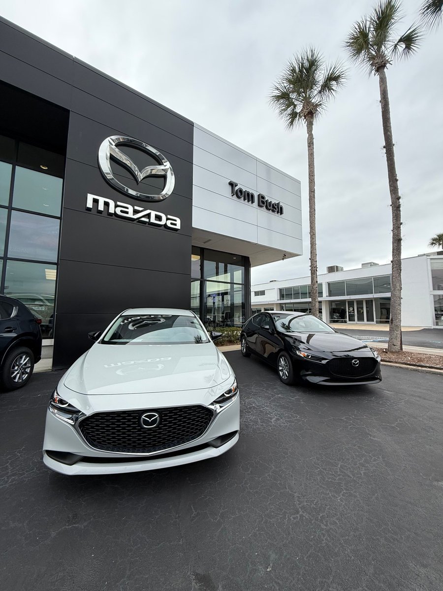 Hatchback or Sedan? The Mazda 3 can do both 😏

#MazdaDealers #MazdaJacksonville #MazdaJax #Mazda3 #NewCarJax