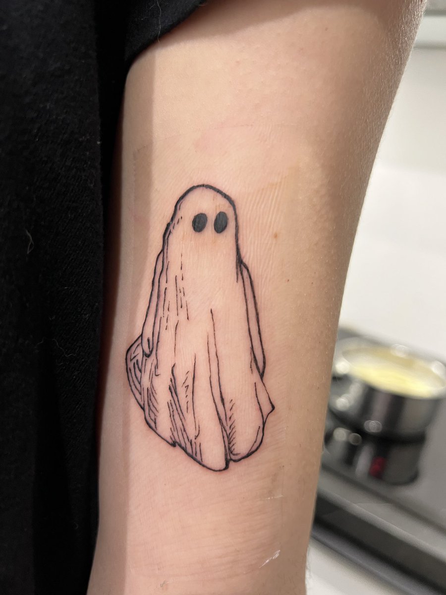 Machinehunterr's tweet photo. Missed Phoebe Bridgers so much I had to do a tattoo https://t.co/s2MbSiMJy4