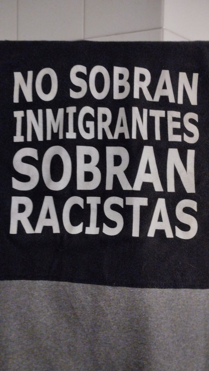 aladroquect's tweet image. Esta es la sudadera que habitualmente llevo cuando paseo por Cartagena