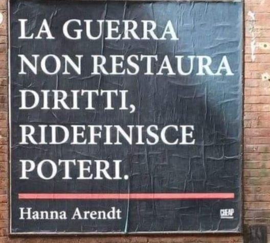 PasqPugliese's tweet image. "La #guerra non restaura diritti, ridefinisce poteri" è una frase attribuita ad Hannah Arendt.
Non è autentica nell'attribuzione, è autentica nel significato

[Immagine di #CHEAP]