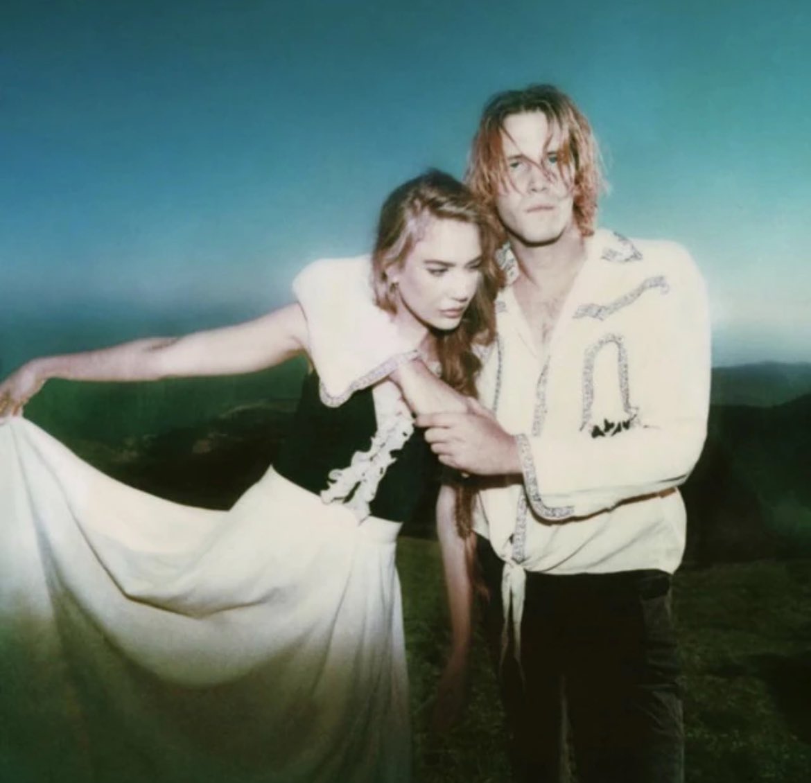 nectarofthwgods's tweet image. chemtrails over the country club (2021)