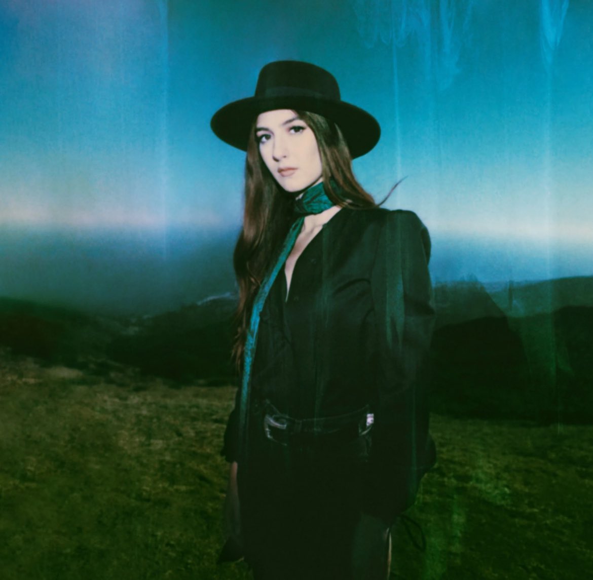 nectarofthwgods's tweet image. chemtrails over the country club (2021)