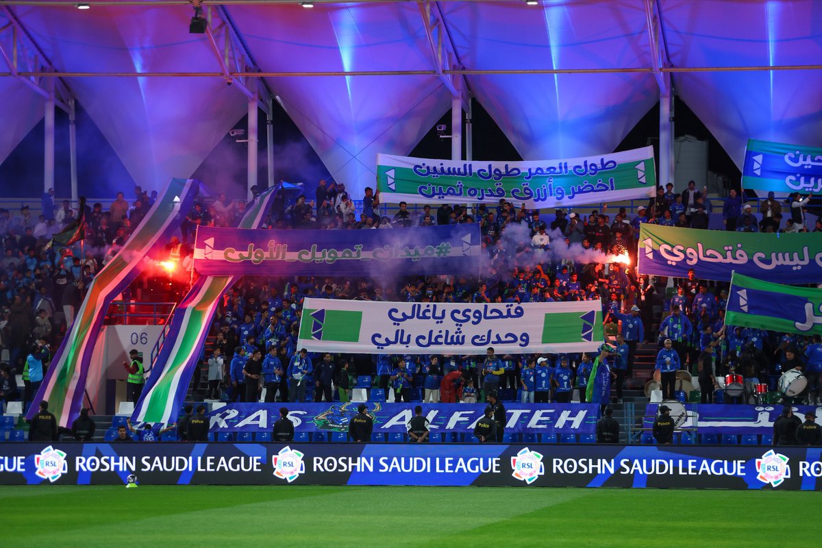 تغريدة حب و احترام وتقدير لـنادي #الفتح هذا الفريق النموذجي بمعنى الكلمة على كافة الاصعدة اعتقد انهم الاكثر حضور جماهيري بعد اندية الـصندوق على ملعبهم لهم نموذج خاص تشجيع مختلف فريقهم مختلف الان يعيشيون سلسلة انتصارات متتالية الفريق بدا يصعد للاعلى، وبعيدًا عن المنافسة الفتح من