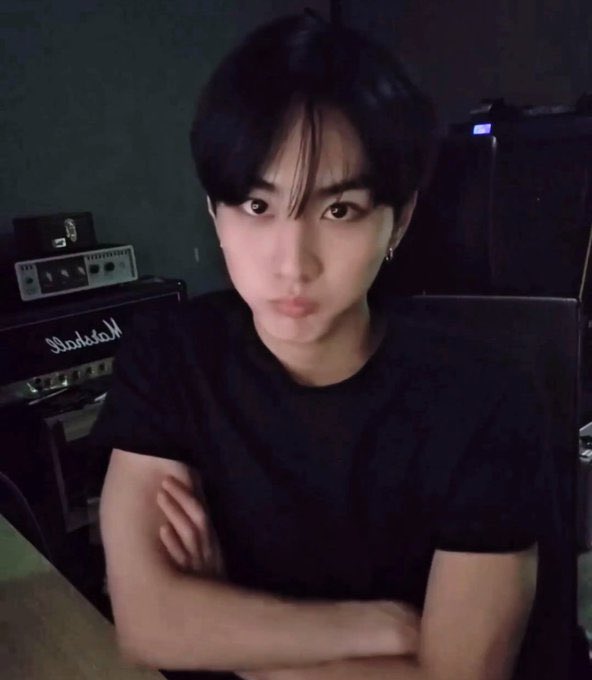 hoonglazer's tweet image. wtf is 🥺🥺🥺 use ur words i dont speak bottom