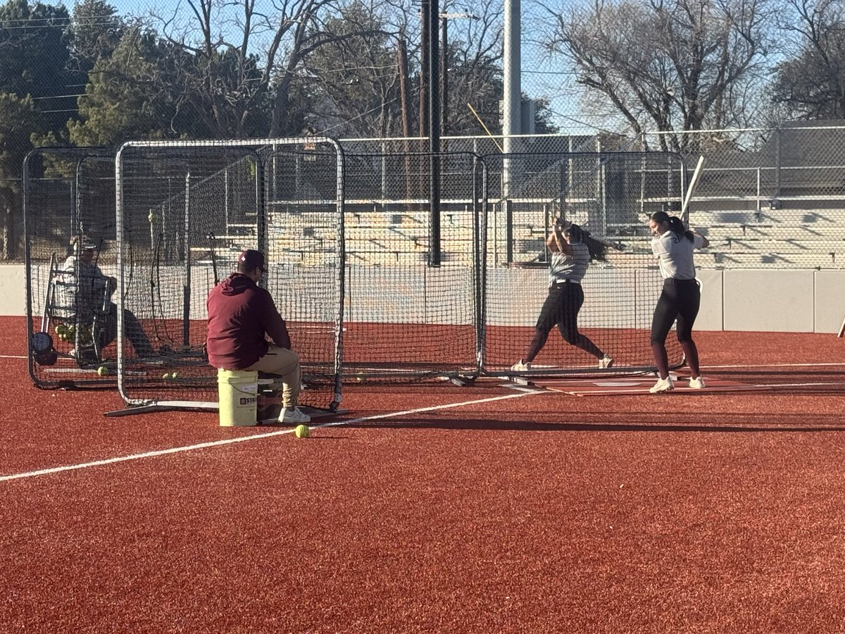 amlopez4's tweet photo. 🥎 Got to check out @RebSoftball at practice today! Let’s goooo! 🥎 https://t.co/FSr1R01hSz