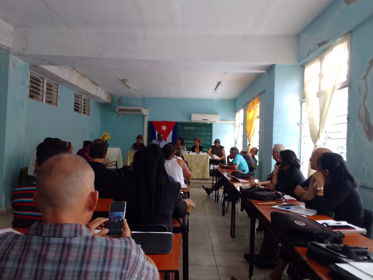 #Hoy se desarrolló el Balance de la Ciencia de la Facultad "Pedro Díaz Coello" de #Holguin. Con la presencia del Primer Secretario del CPPCC <a href="/QueipoRuiz/">Joel Queipo Ruíz</a>