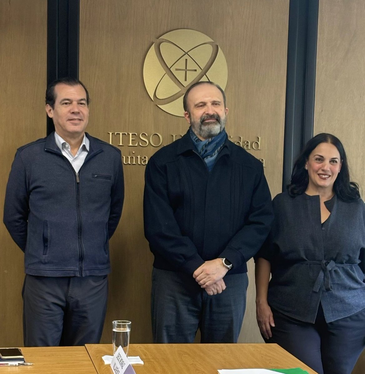 Hoy junto con Paloma Cruz de <a href="/MovilidadZap/">Movilidad Zapopan</a> sostuvimos una importante reunión con el Rector del <a href="/ITESO/">ITESO</a> Alexander Zatyrka SJ, y miembros de la Universidad y de la Setran, con quienes estamos acordando acciones de colaboración para este año, convencidos que la sinergia entre la