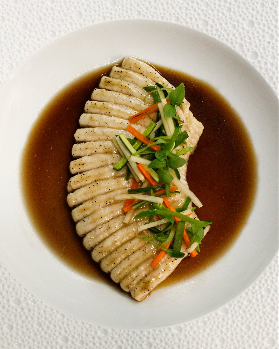 LeBernardinNY's tweet image. Tamarind Glazed Skate Wing; Green Papaya Salad, Spiced Pho Broth