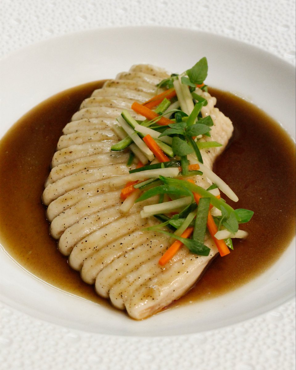LeBernardinNY's tweet image. Tamarind Glazed Skate Wing; Green Papaya Salad, Spiced Pho Broth